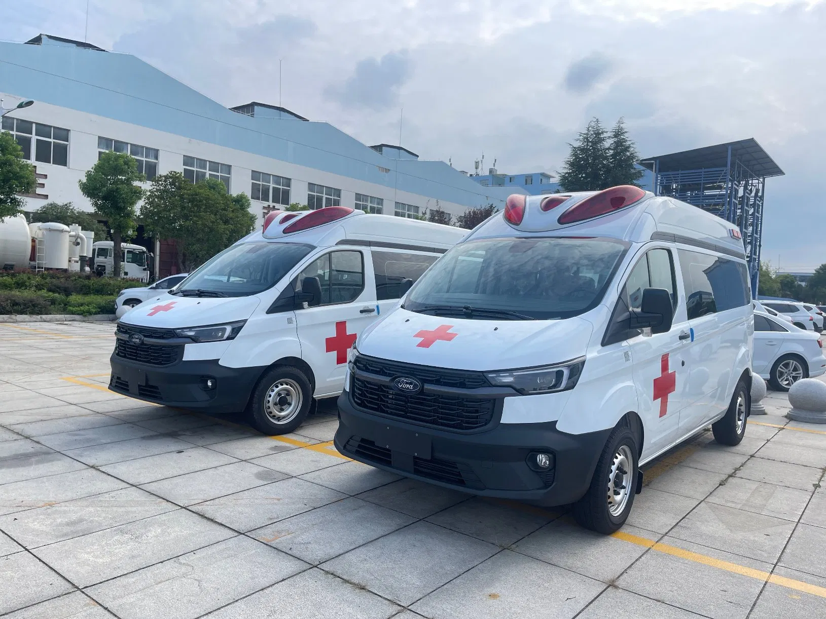 Ford Monitoring Type Gasoline Engine Ambulance New Ambulance Direct Sale From Factory