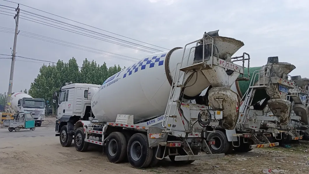 Mixer Truck Photo 5