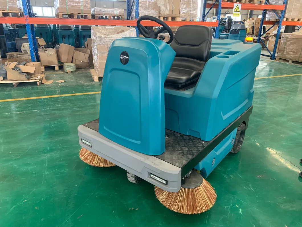 Ride-on Sweeper View 1
