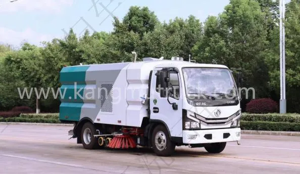 HOWO 20000L Water Bowser Front View