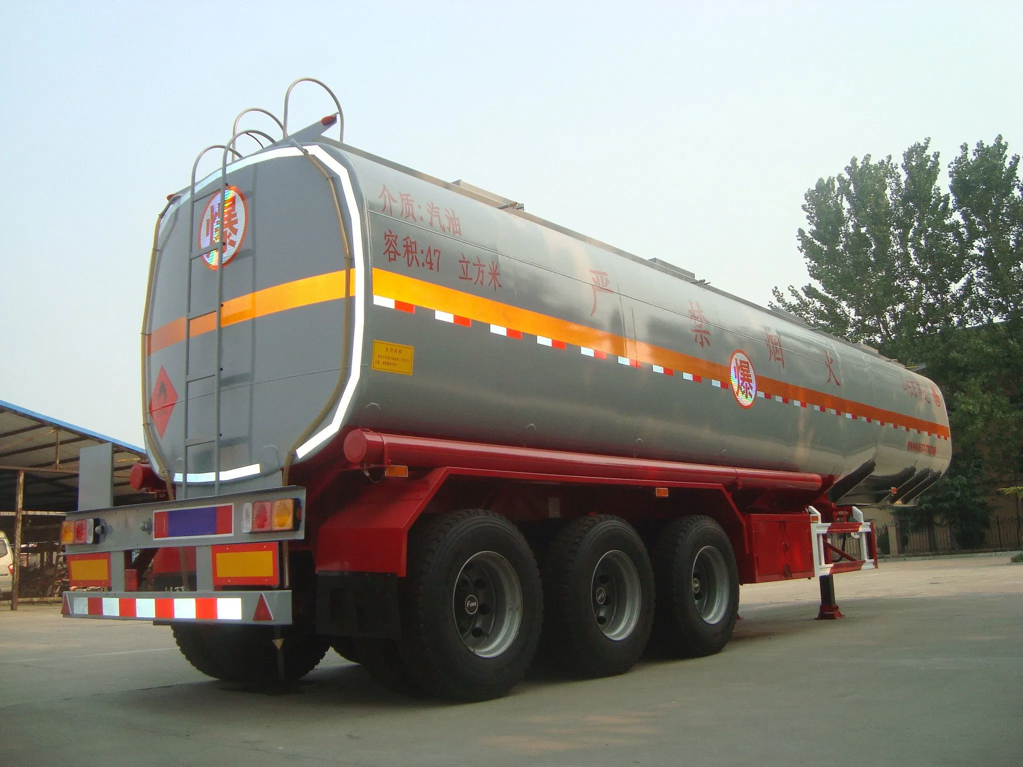 Vehicle Master 3 Axles 45000 50000 Liters Steel Aluminum Low Price Oil Diesel Fuel Tanker