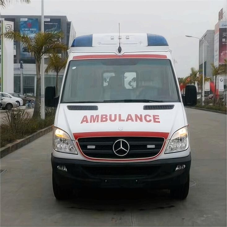 High-Quality Euro 6 Mercedes-Benz Hospital Emergency Ambulances Diesel or Gasoline