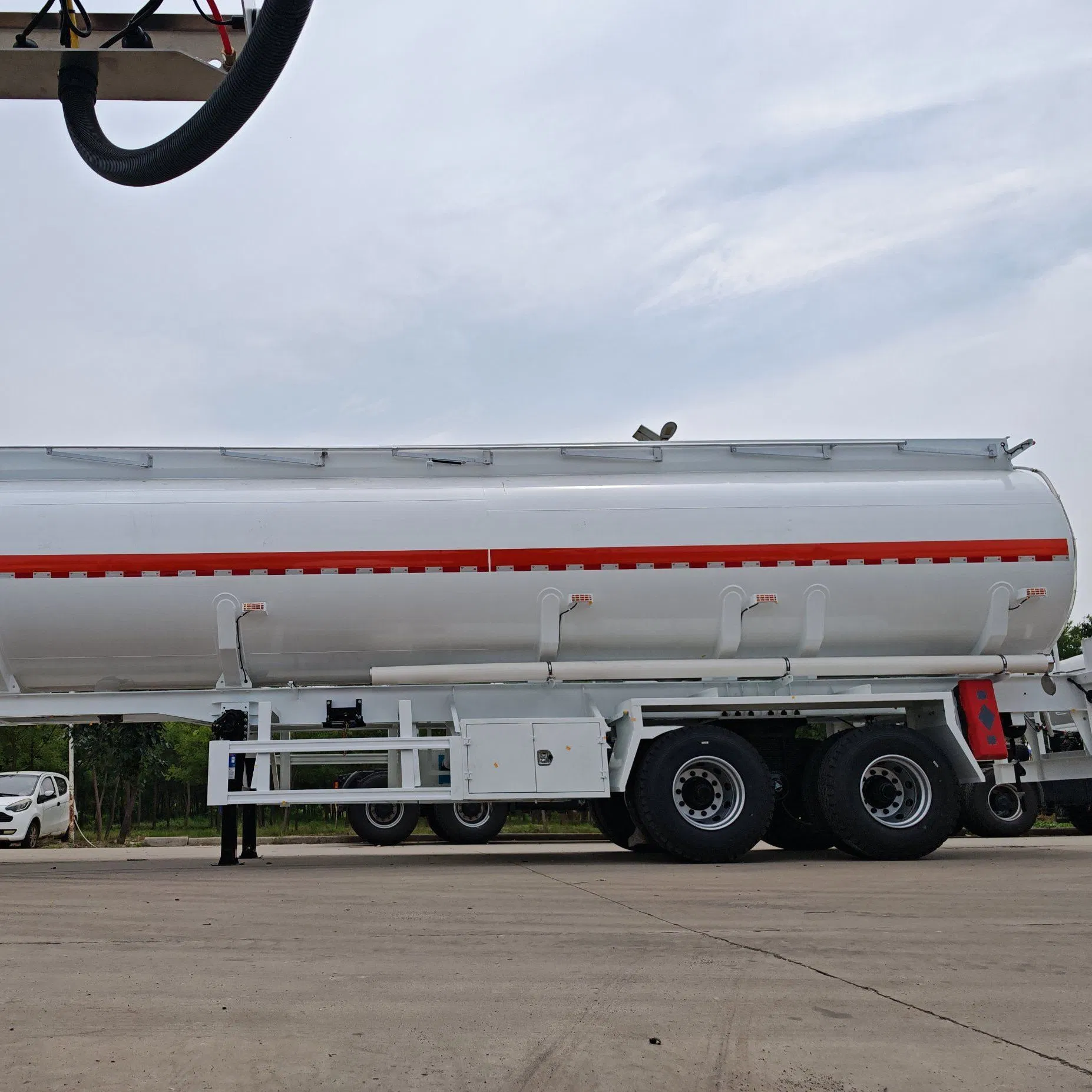 Cimc 3 Axles Oil Tank Trailer 40000L Fuel Tanker Trailer 30000L Petrol Tanker Trailer 30ton Diesel Tanker 40 Ton Carbon Steel Oil Tank Truck West Africa