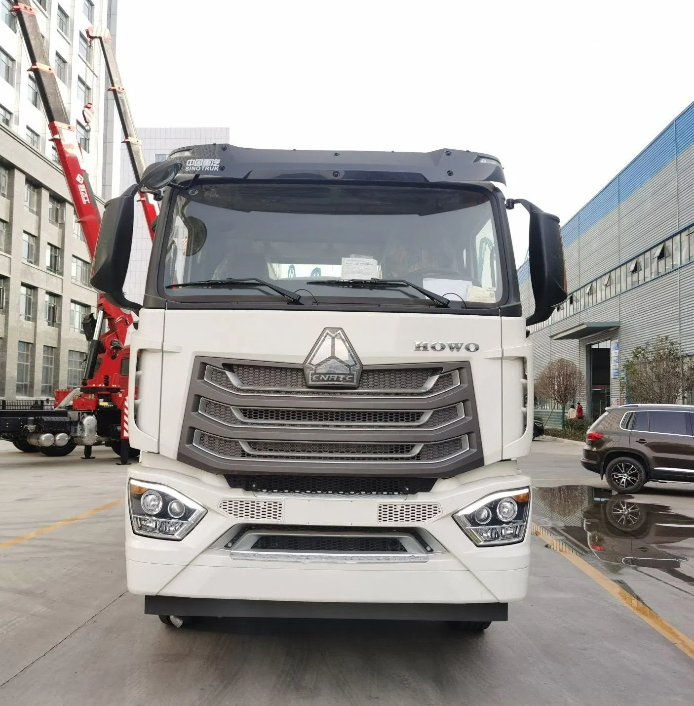 Heavy-Duty Water Bowser Sinotruk HOWO Left-Hand Drive Discount Price