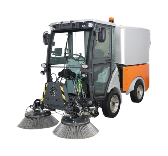 Diesel Professional Sweeping &amp; Vacuuming Road Cleaning Truck Street Road Sweeper