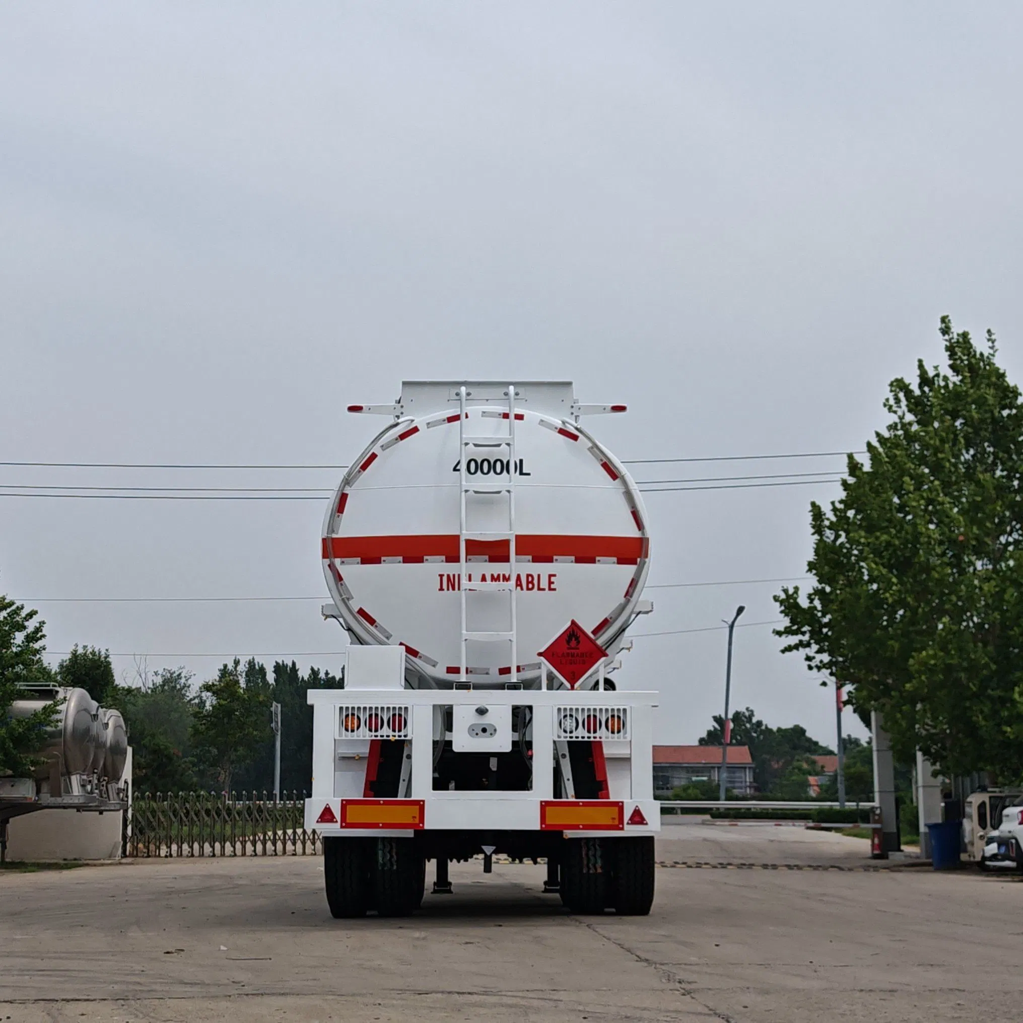 Cimc 3 Axles Oil Tank Trailer 40000L Fuel Tanker Trailer 30000L Petrol Tanker Trailer 30ton Diesel Tanker 40 Ton Carbon Steel Oil Tank Truck West Africa