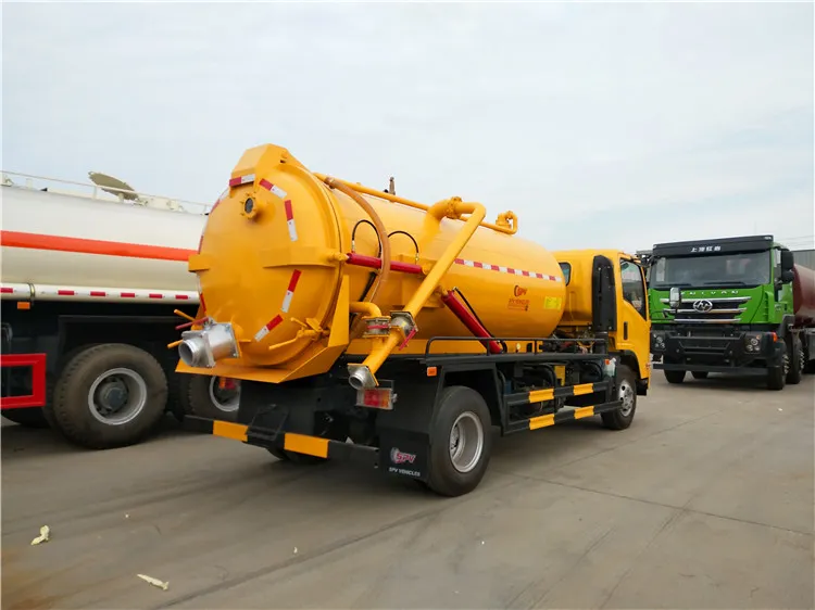 Sewage Suction Truck View 2