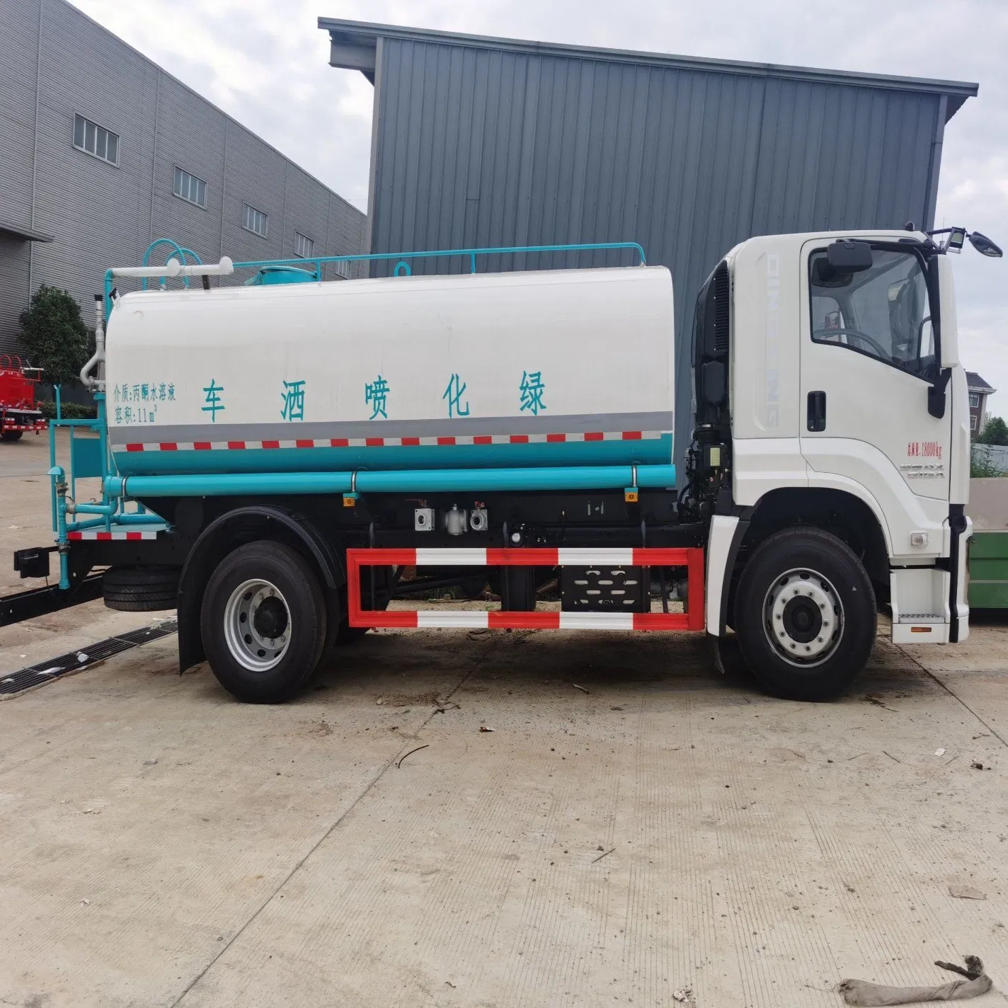 Durable 10000L Isuz Water Bowser with Sprinkler System for Sale