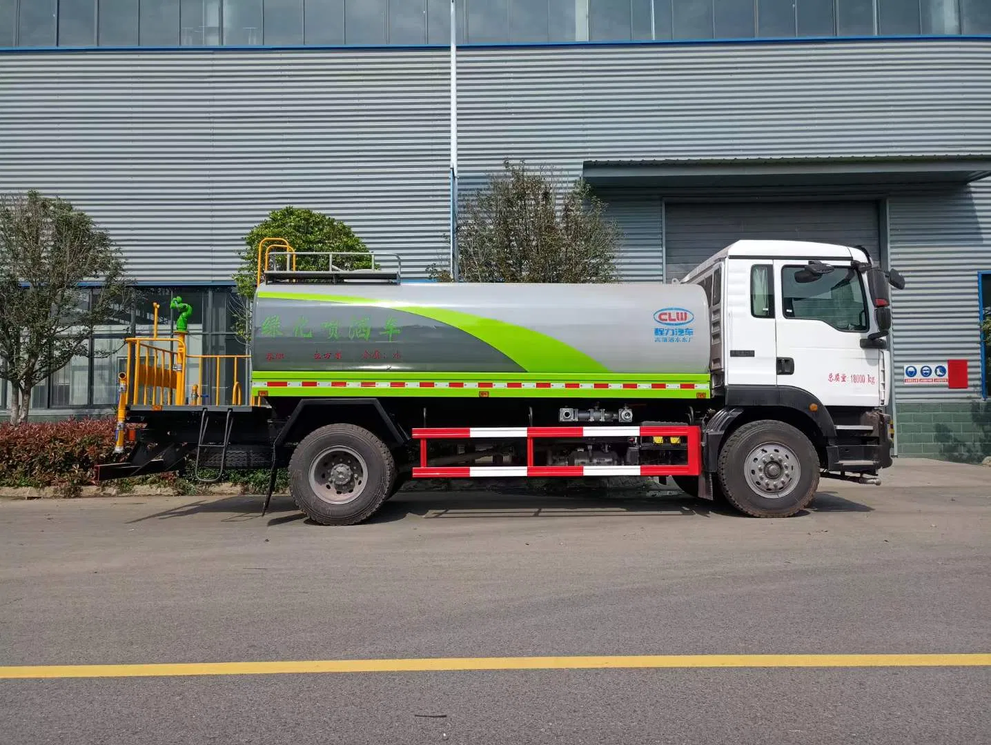 High-Quality Water Bowser 15 Ton Right-Hand Drive Factory Supply