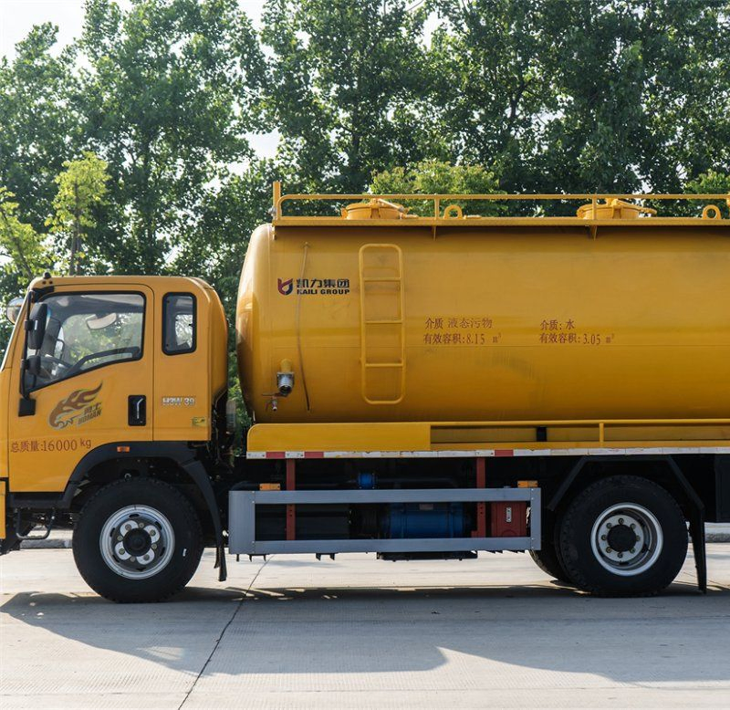 Cost-Effective Sinotruk 14000L Vacuum Sewage Truck Heavy-Duty Suction Pump for Waste Sewage Extraction