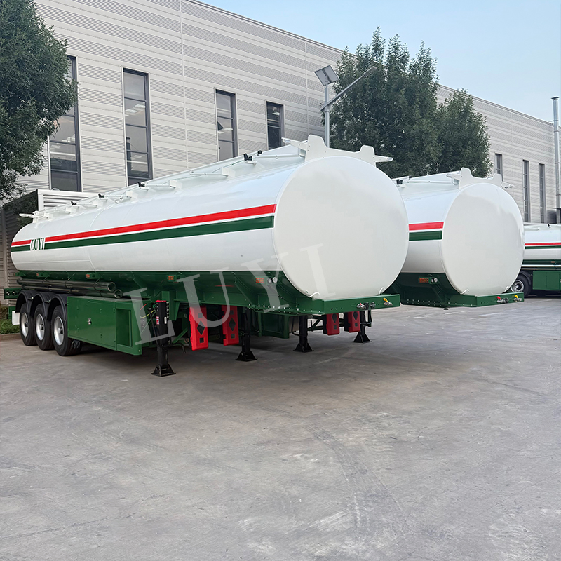 New Design 5-Axle 45000L Fuel Tanker for Chemical Transport