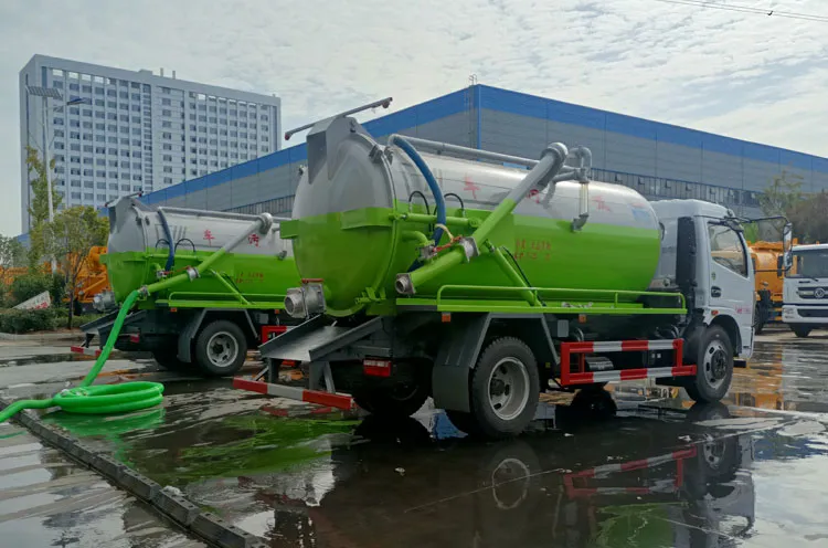 Sewage Suction Truck Photo 3