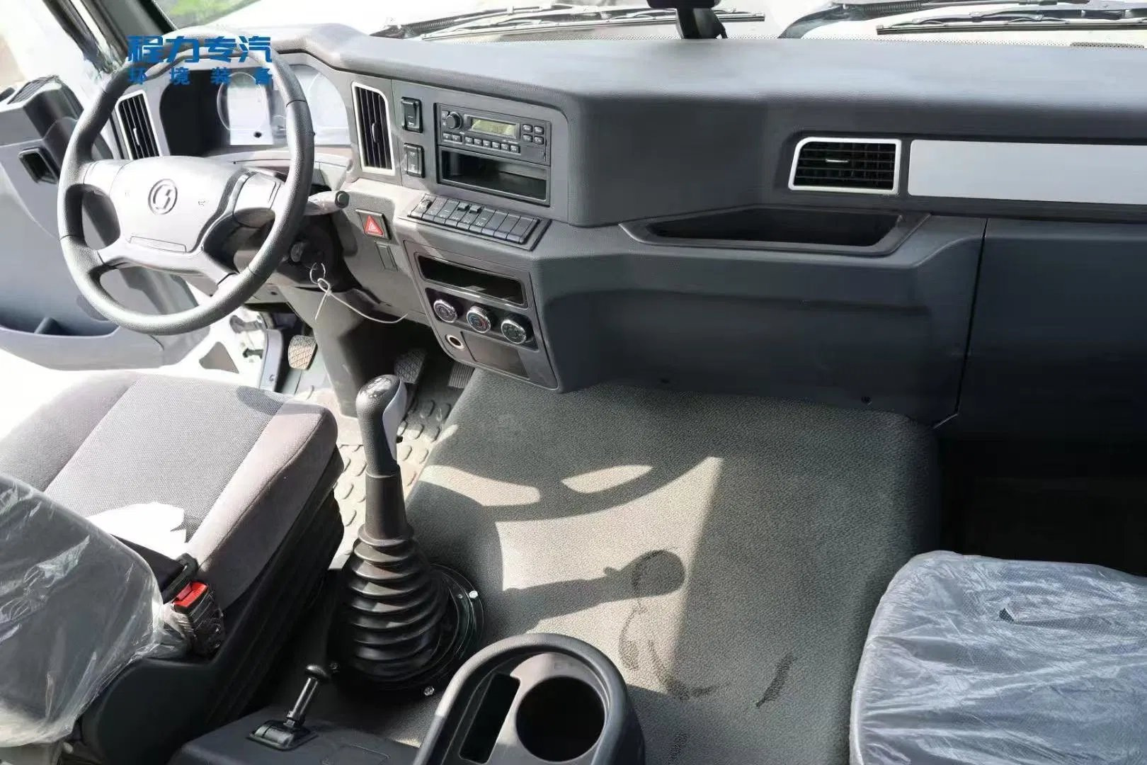 Delong Short Wheelbase 18 Ton Hook Lift Garbage Truck Heavy Duty Performance