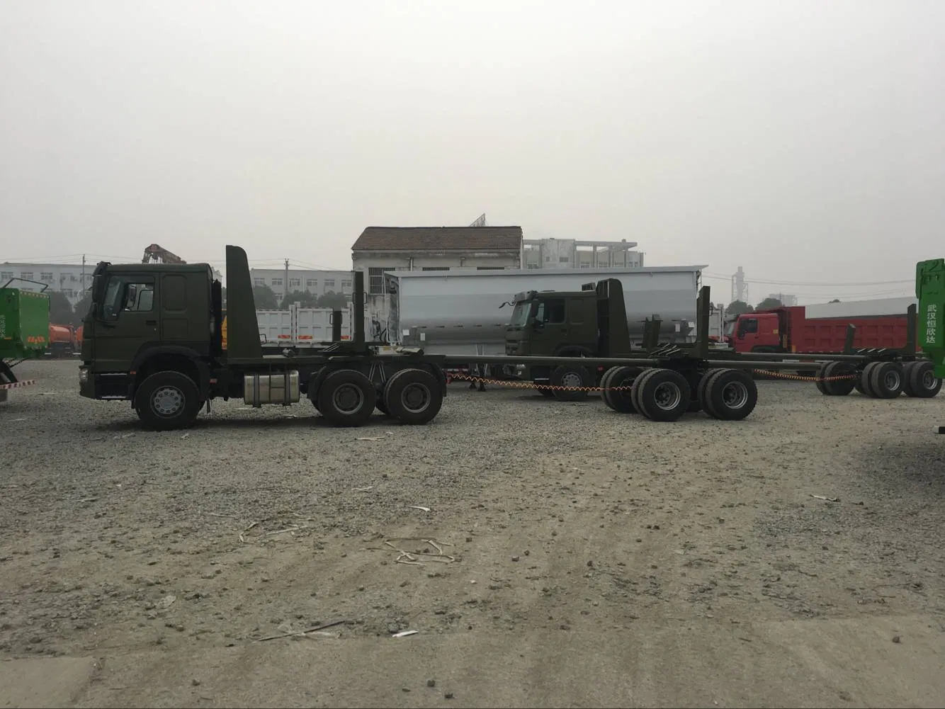 Sinotruk HOWO 6X4 400HP Wood Carrier Trailer Tractor Truck Logging Truck