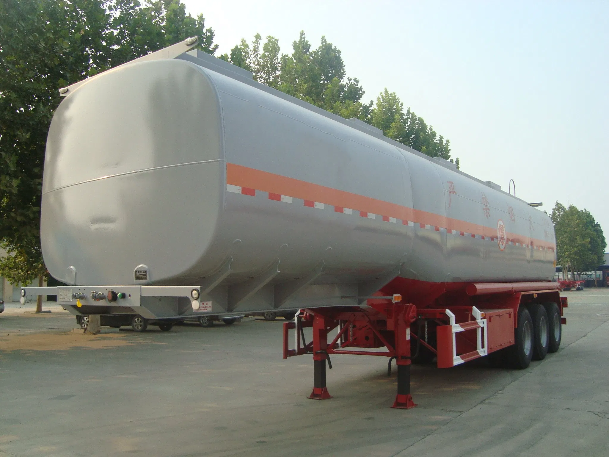 Vehicle Master 3 Axles 45000 50000 Liters Steel Aluminum Low Price Oil Diesel Fuel Tanker