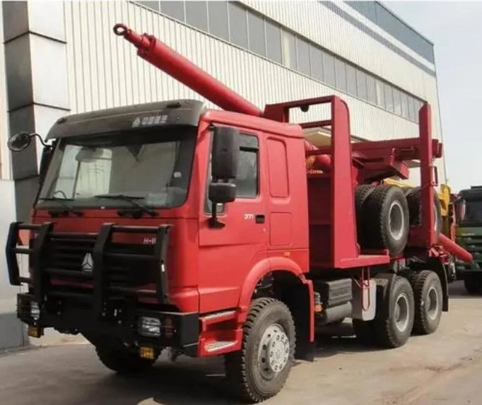 HOWO 6X6 6X4 Heavy Duty Logging Lumber Transport Truck 25-50ton Timber Log Lumber Vehicle Hot Sale