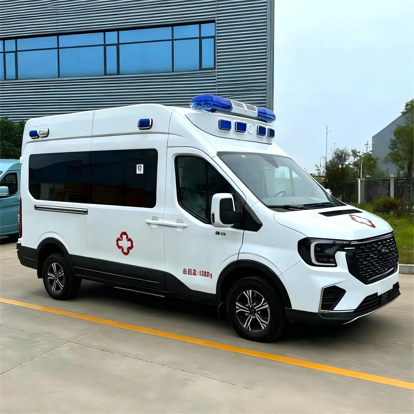 Ford T8 Professional Ambulance ISO/CE-Certified Emergency Medical Vehicle