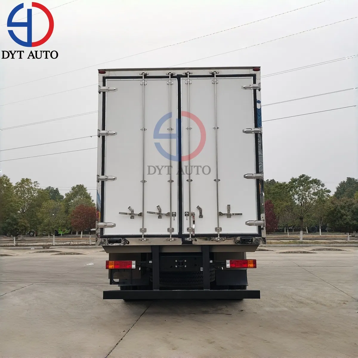 Used New Shacman HOWO Foton Dongfeng 1suzu FAW 4X2 6X4 8X4 10ton 20ton Refrigerated Freezer Van Truck