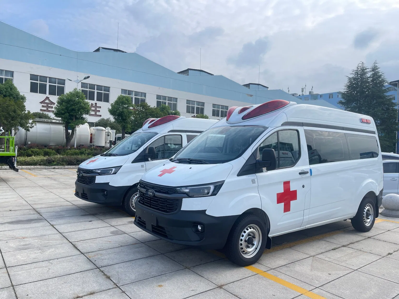 Ford Monitoring Type Gasoline Engine Ambulance New Ambulance Direct Sale From Factory