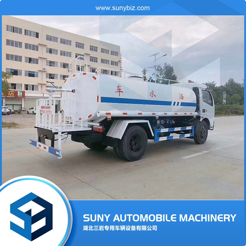 Dongfeng 4m3 95HP Small Water Bowser