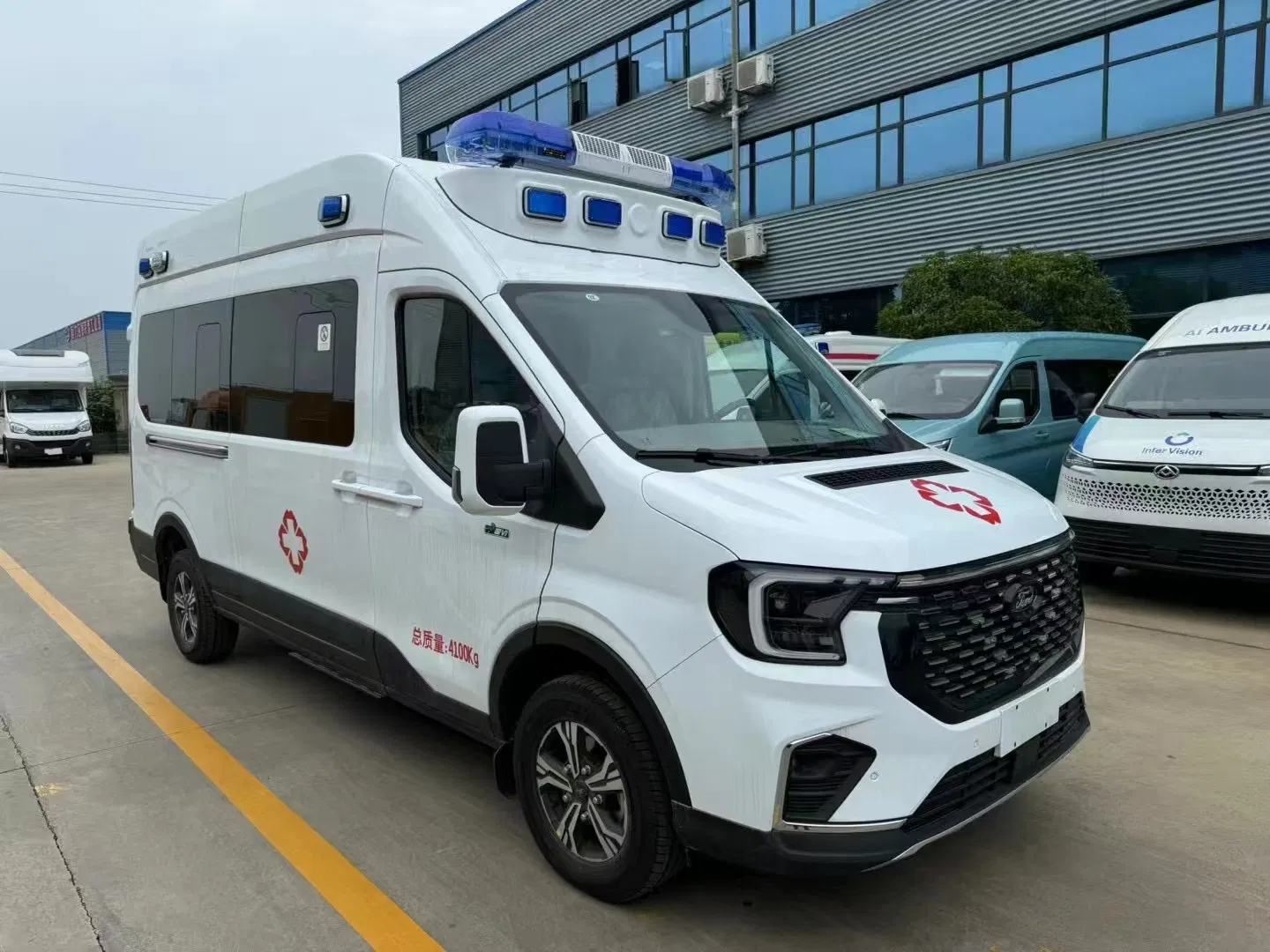 Ford T8 Professional Ambulance ISO/CE-Certified Emergency Medical Vehicle