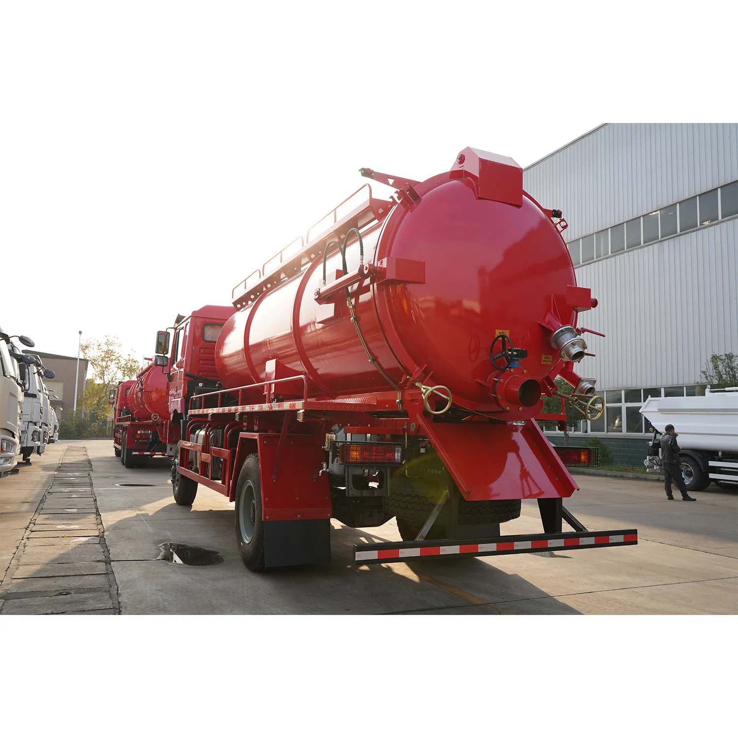 4X2 6X2 6X4 Vacuum Sewage Suction Truck Vacuum Sewing Truck