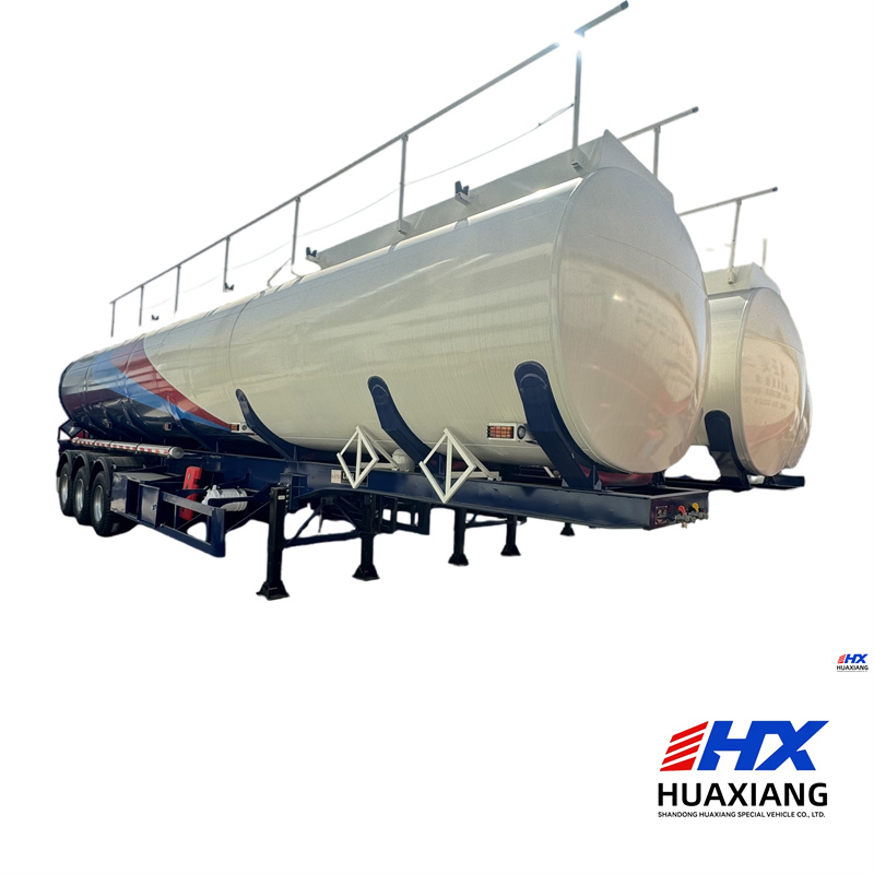 Dangerous Goods Transport Trailer Fuel Tanker Trailer Liquid Tank Truck Liquid Transport Semi-Trailer Gasoline and Diesel Transport Tank Trailer Truck