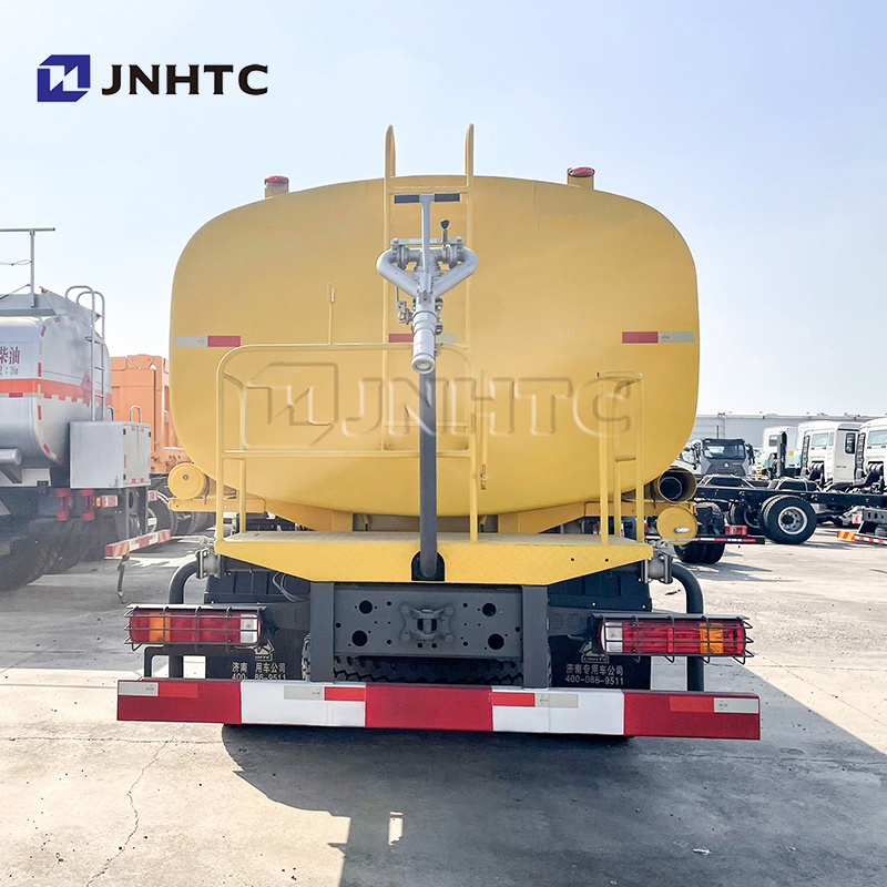 Used HOWO Water Tanker 6X4 20000 Liter Water Spray Bowser