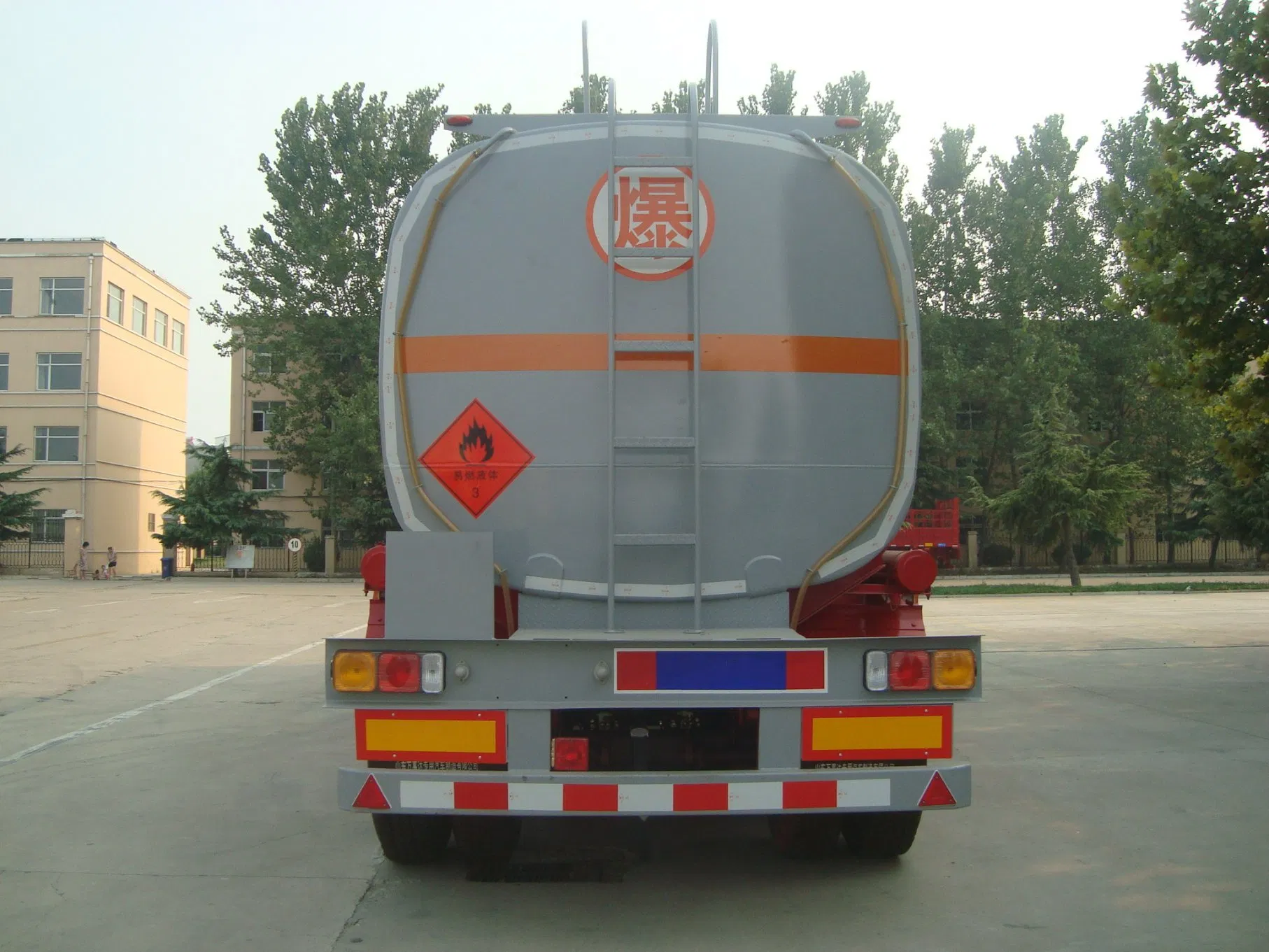 Vehicle Master 3 Axles 45000 50000 Liters Steel Aluminum Low Price Oil Diesel Fuel Tanker
