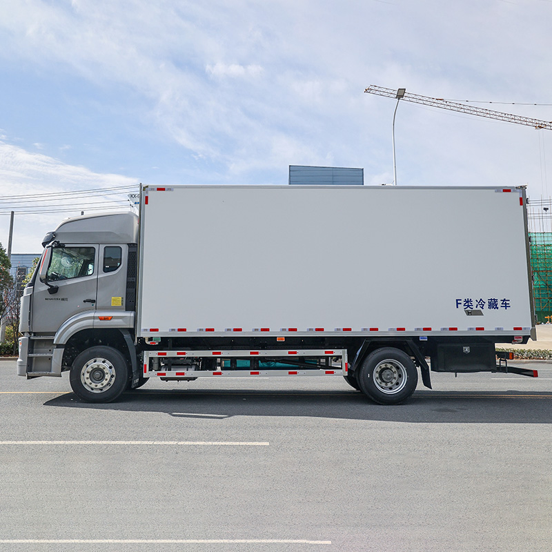 Sinotruk HOWO New/Used 10 Ton Refrigerated Van Food Freezer Cooling Box Truck Cargo Cooling Transport Trucks for Milk Meat Ice Cream Delivery