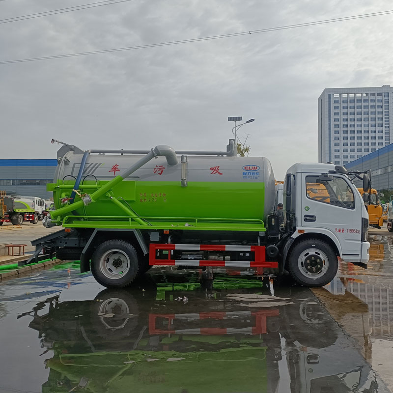 9000L Vacuum for Sludge and Mud Transportation Sewage Suction Truck