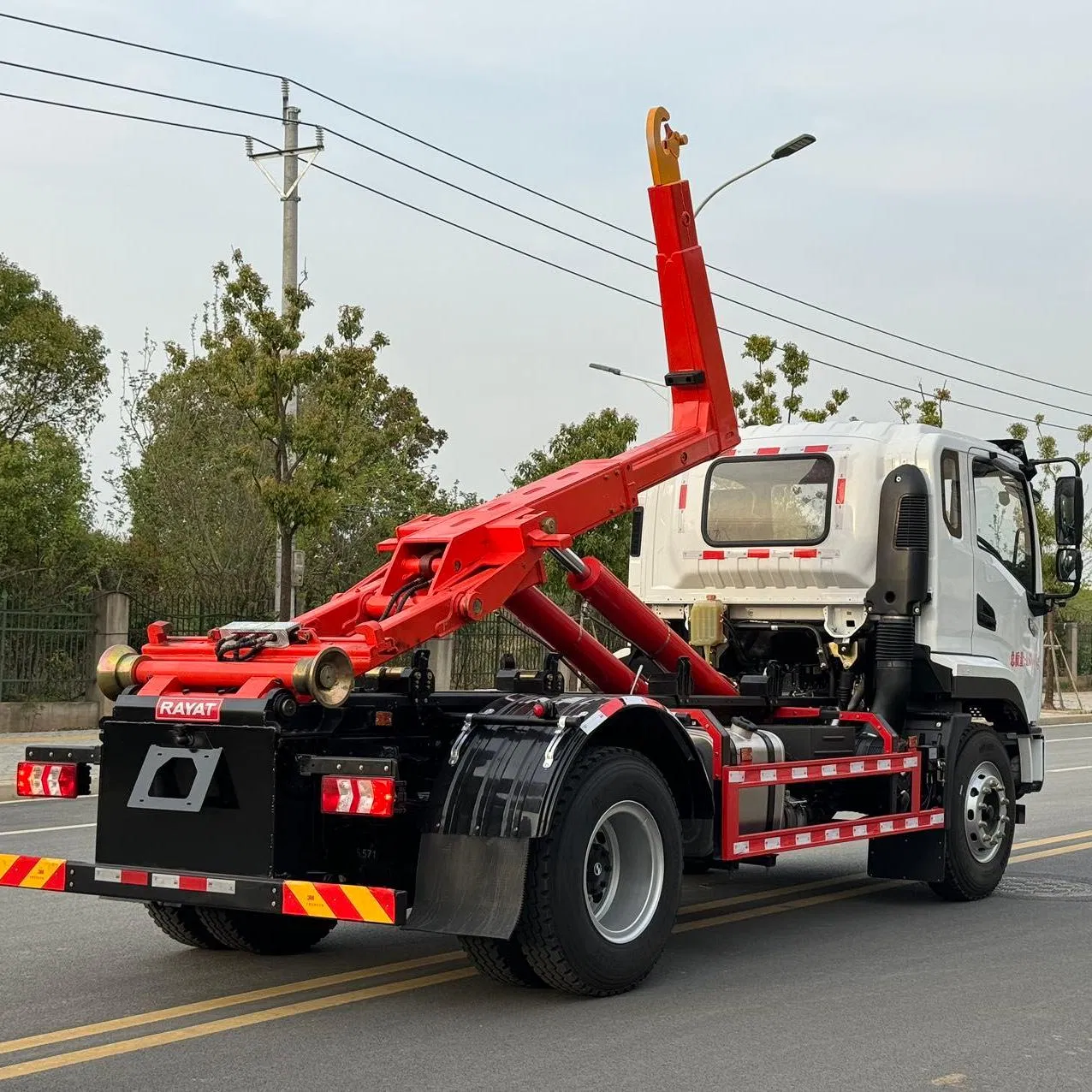 High Load Delong Wheelbase 18 Ton Heavy Duty Hook Lift Garbage Truck