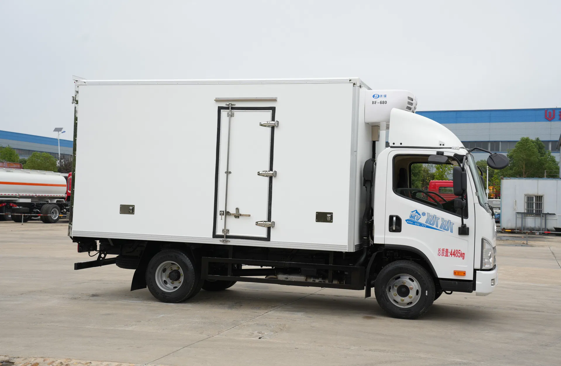 Refrigerated Truck View 1