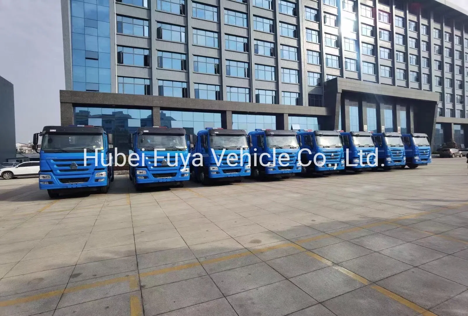 Factory Price Sinotruk HOWO 8X4 25ton 30ton Wrecker Towing Truck for Sale