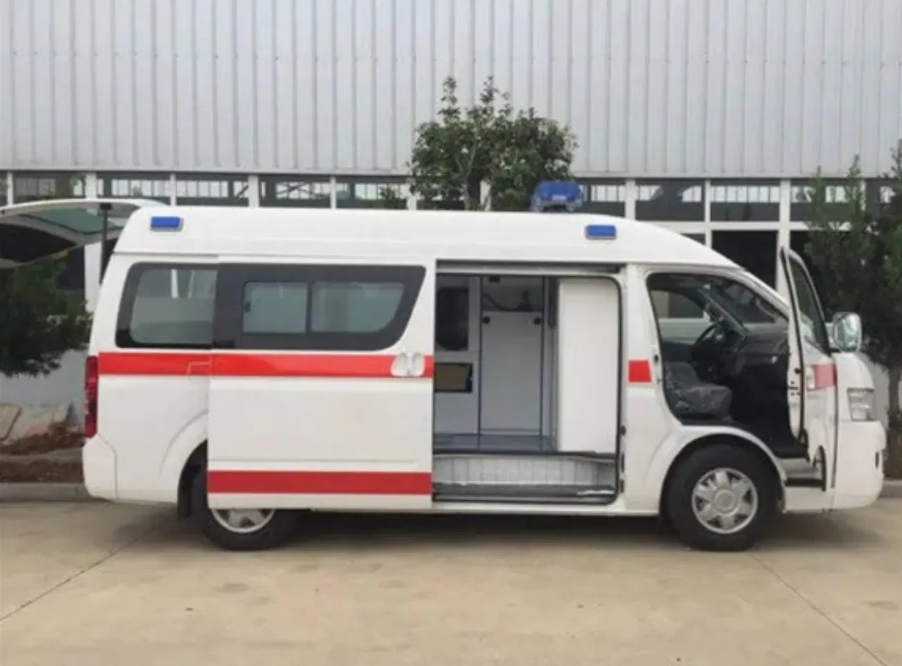 Foton G9 Manual Transfer Ambulance Monitoring Type Emergency Medical Vehicle The Manufacturer Is Selling at a More Favorable Price