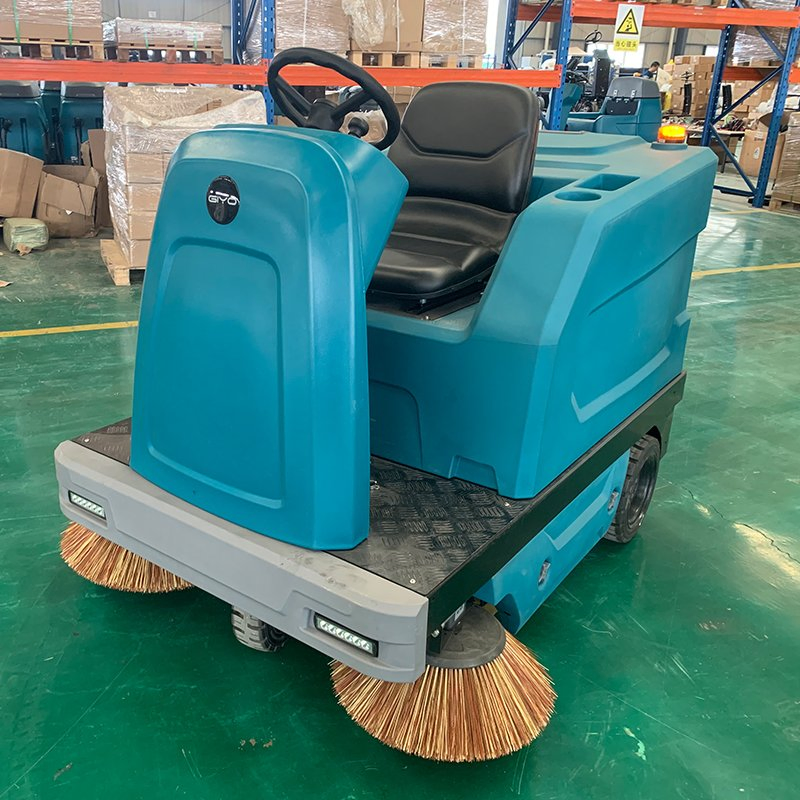 Battery Powered Automatic Street Sweeper Can Be Competent for Various Sweeping Work.