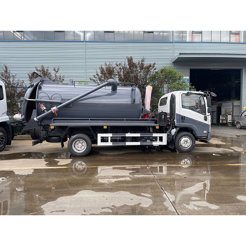 Isuzu 6000L Sewage Suction Truck 4X2 Vacuum Septic Fecal Cleaning Tanker Truck