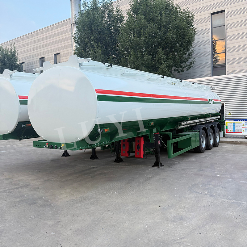 New Design 5-Axle 45000L Fuel Tanker for Chemical Transport