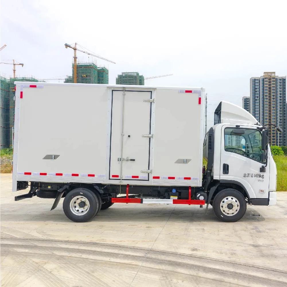 Chinese Chenglong Brand Hot Sale Refrigerated Truckm3 4X2 Vehicle Electric Light Cargo Truck Origin Type Maintenance Free