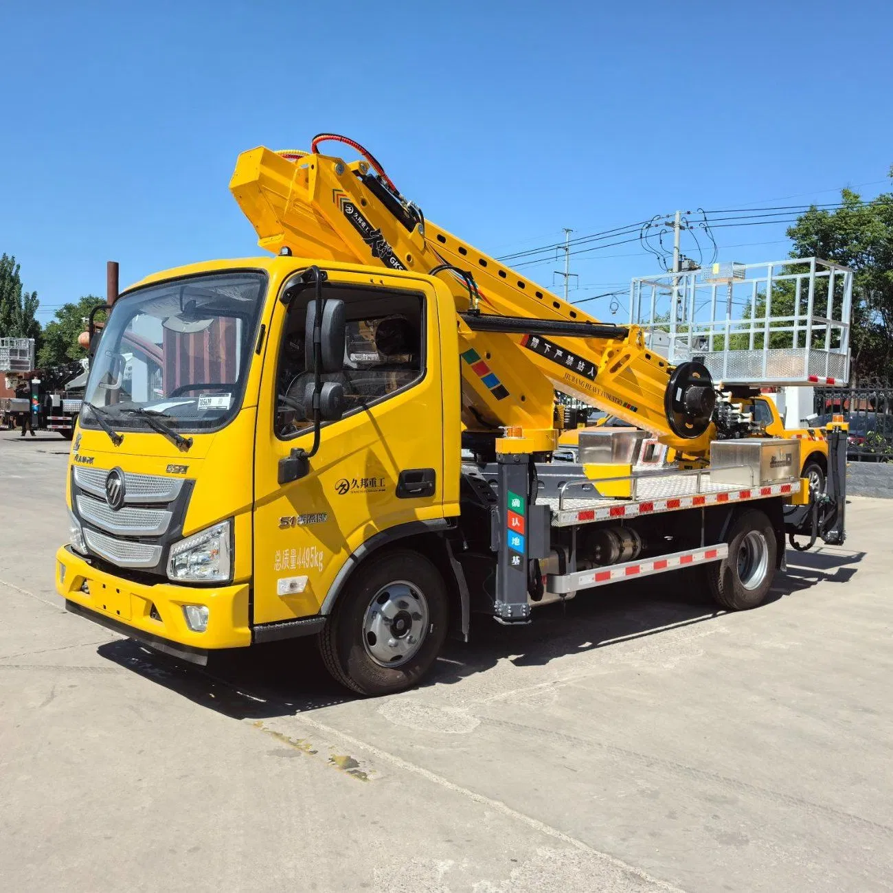32m Versatile Telescopic Boom Lift Truck for Aerial Work Platform