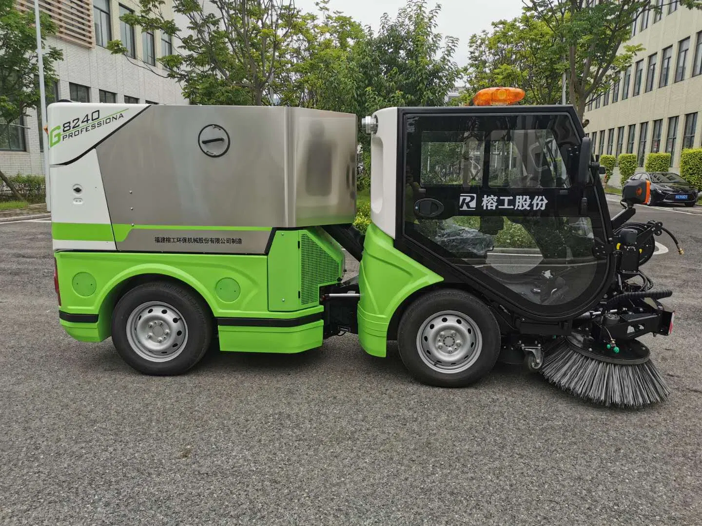 Grh Neutral Diesel Road Sweeper Street Sweeper Ride on Vacuum Sweepers with CE