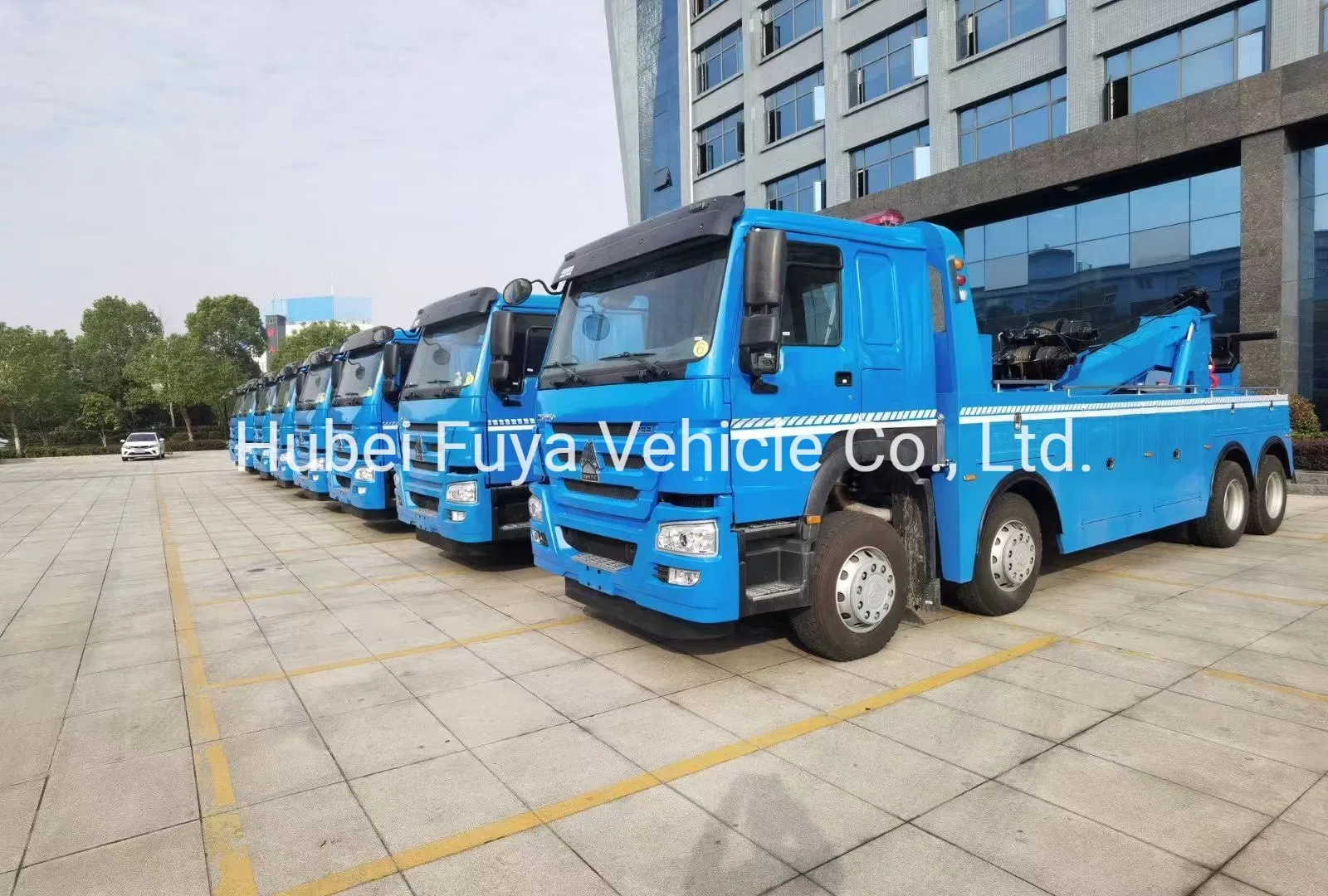 Factory Price Sinotruk HOWO 8X4 25ton 30ton Wrecker Towing Truck for Sale