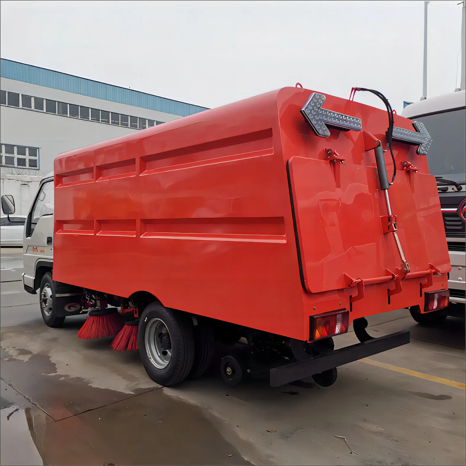 Sweeper Truck Street Concrete Road Cleaning Machine Floor Sweeper Truck for Sale
