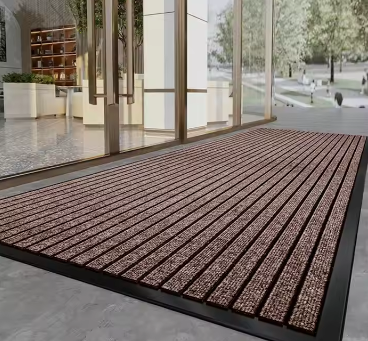 China Polypropylene Mud Scraper Carpet Rubber Door Mat for Entrance for Scavenging Dirt and Water Factory, Factories