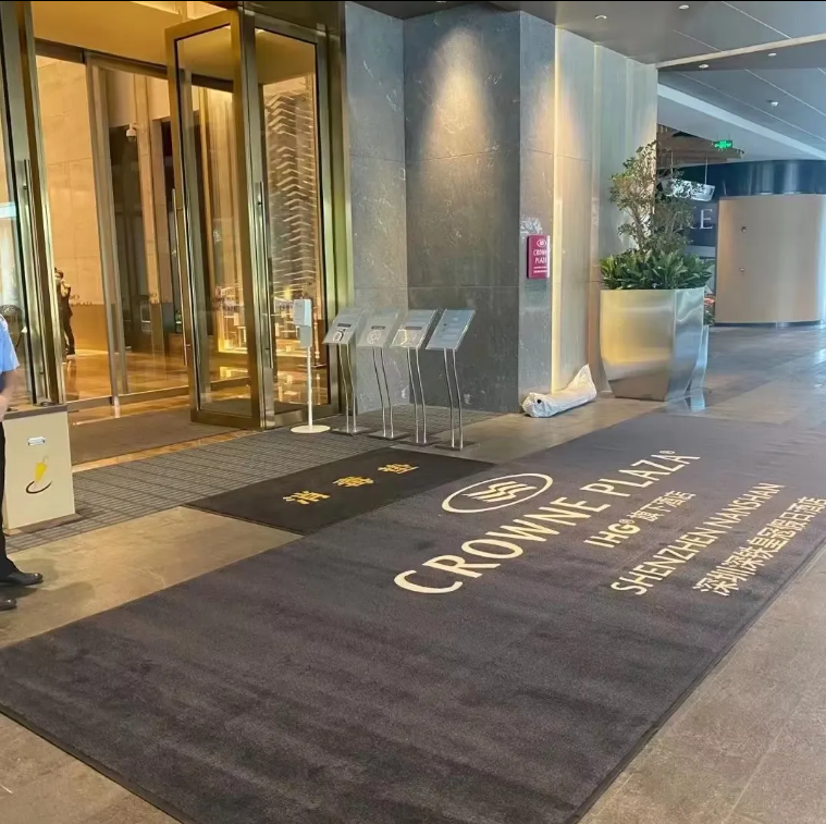 China Custom Logo Wholesale Anti-Mud Mats Nylon PVC Bottom Door Mat Non-slip Water Absorption Wide Stripe Hotel Entrance Rubber Carpet Suppliers, Factories