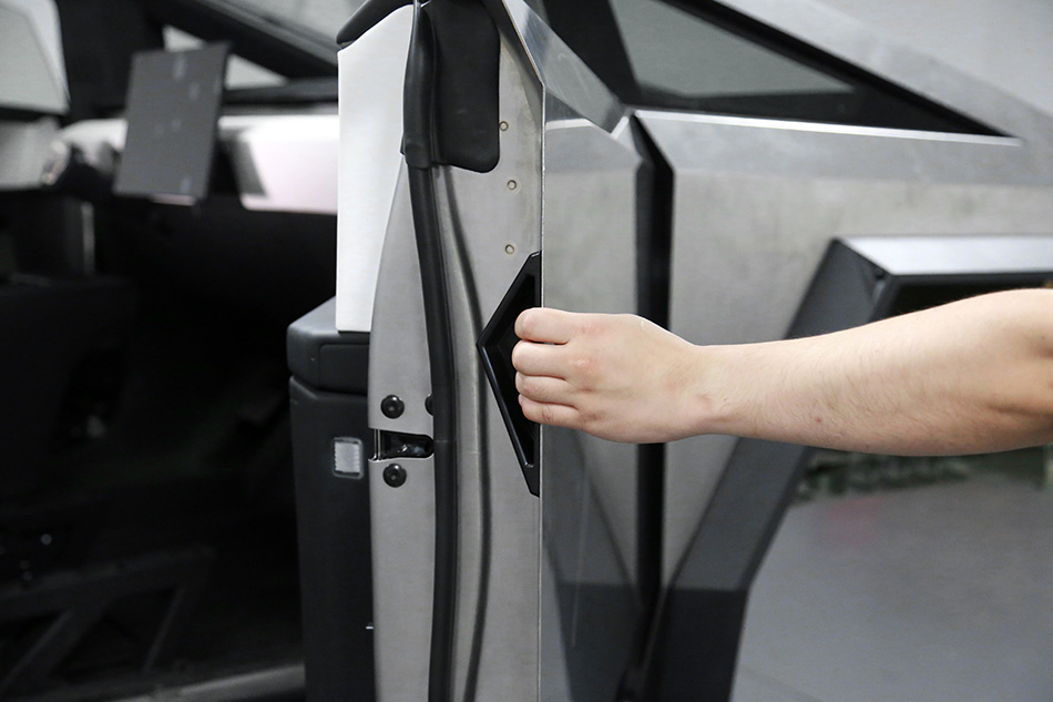 Tesla Cybertruck Door Handle Display 3