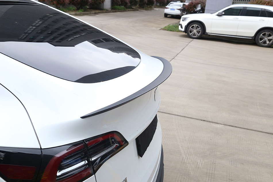 Tesla Model Y Spoiler Display 1