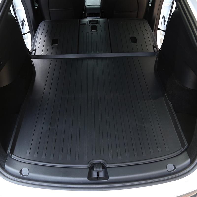 Tesla Model Y Mats Display 2