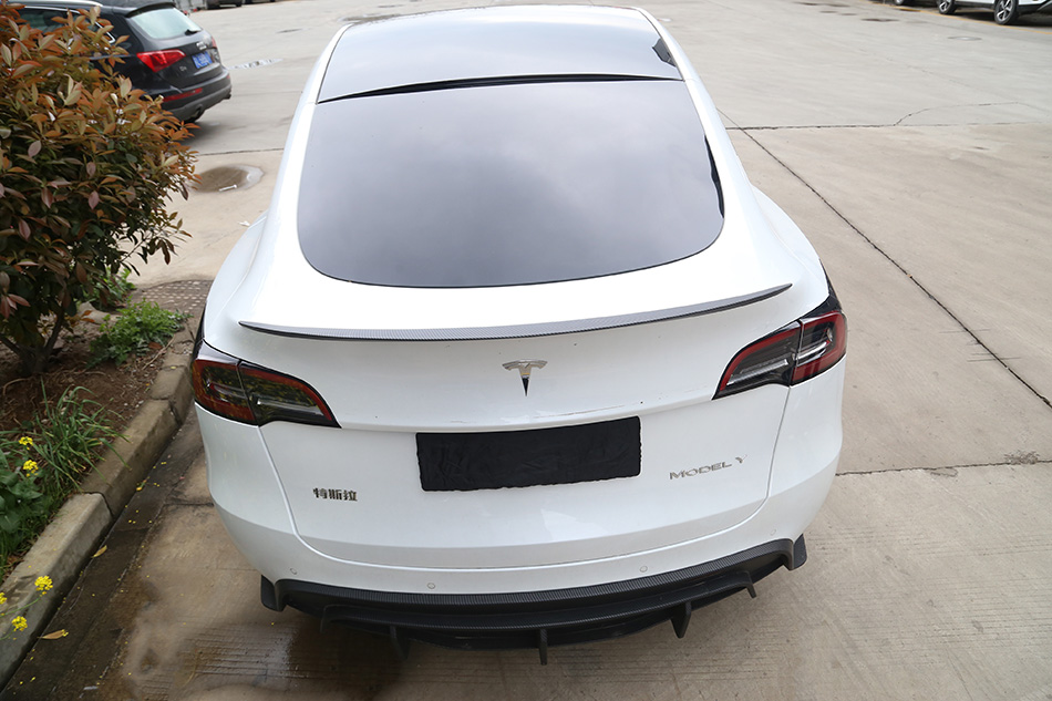 Tesla Model Y Spoiler Display 2