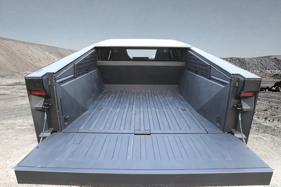 Trunk Side Molle Panel Display 1